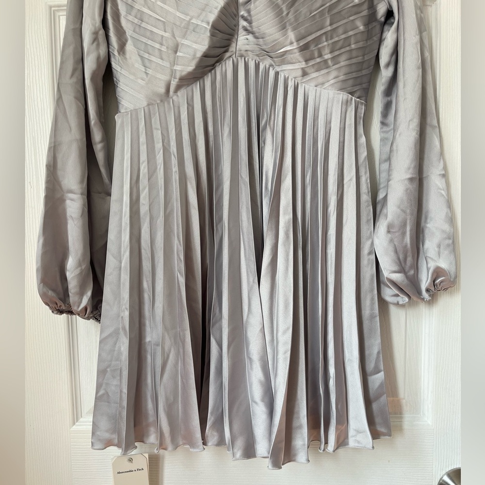 Abercrombie Fitch Satin Pleated Mini Dress Medium - Picture 4 of 9